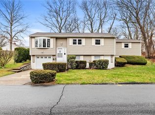 18 Carant Rd, Warwick, RI 02889