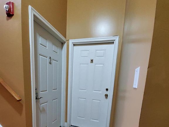 5th image of 1207 Race St #1