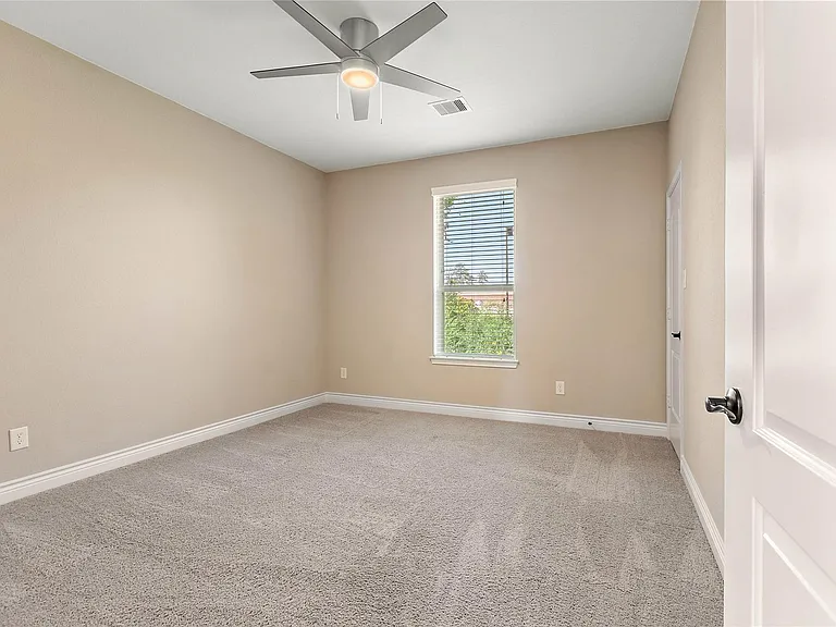 68 Daffodil Meadow Pl — Photo 28