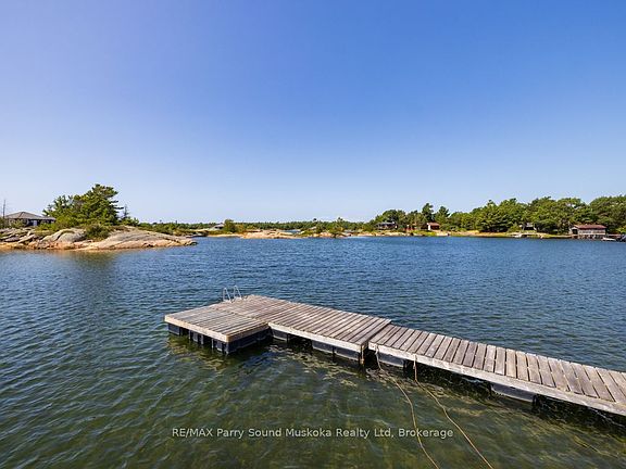 3rd image of 15 Forsyths Rd
