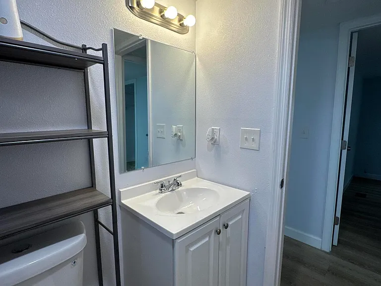 4760 Lake Ontario Dr — Photo 11