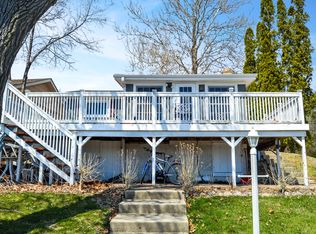4524 W Lake Shore Dr, Wonder Lake, IL 60097