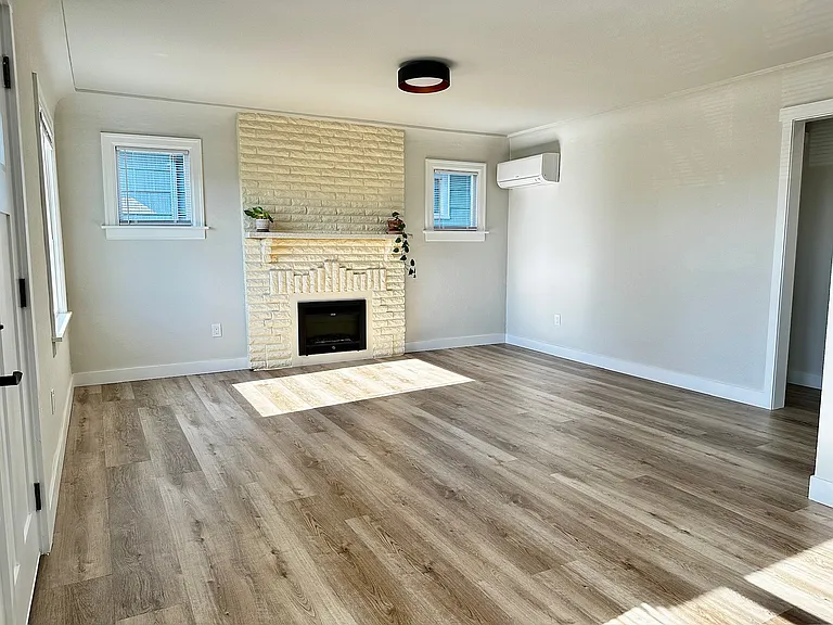 9746 Phinney Ave N #1 — Photo 11