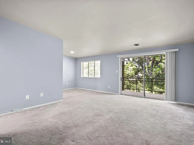 10320 Rockville Pike #401 — Photo 4