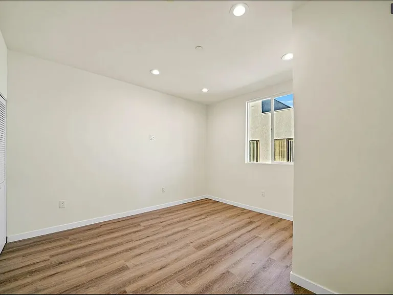 8827 Van Nuys Blvd #201 — Photo 8