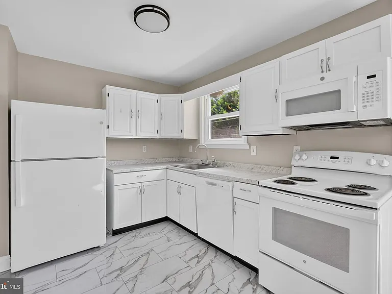 150 Fairway Rd — Photo 11