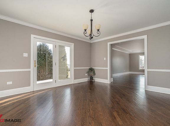 4th image of 16905 Meadowcrest Dr