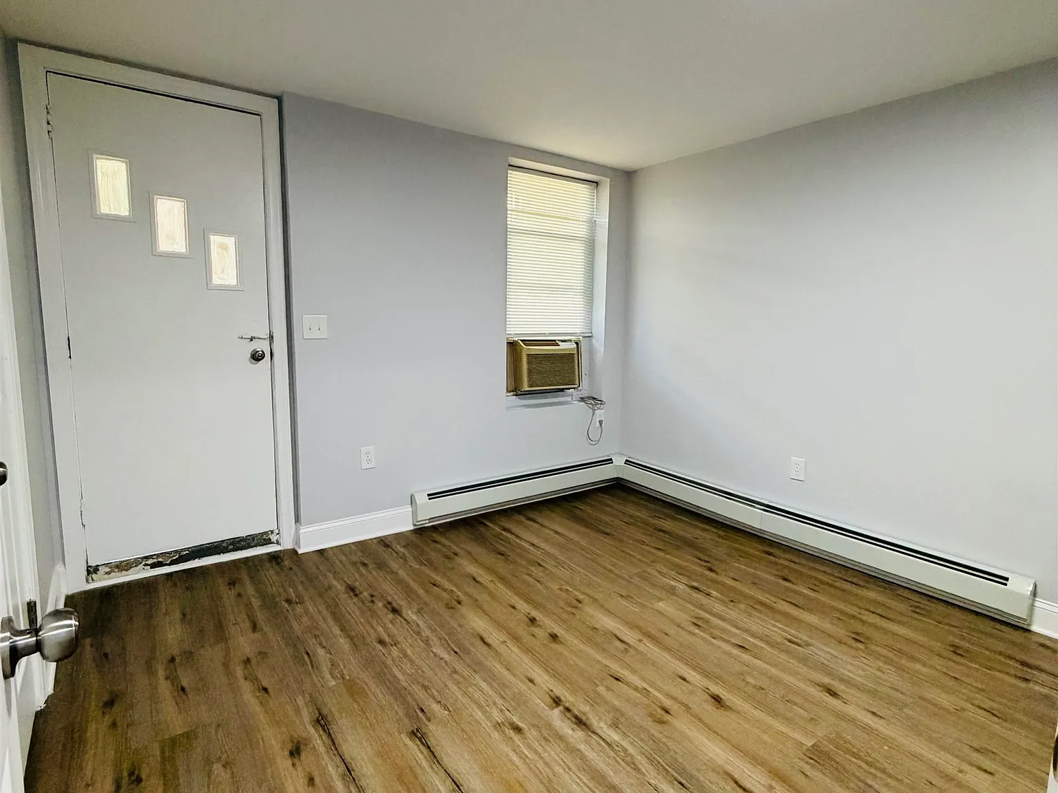 114 Graham St — Photo 2