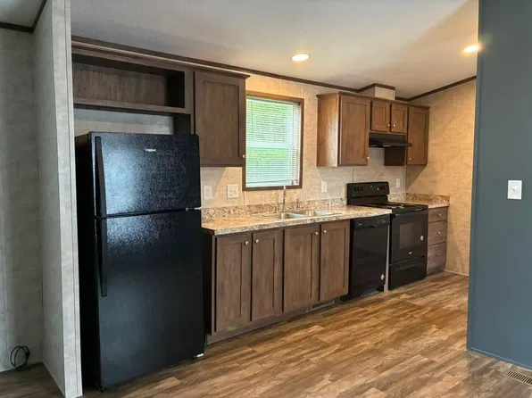 146 Carolina Ln #105, Greensburg, PA 15601