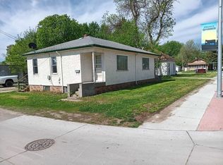 121 W 4th St #B, Ainsworth, NE 69210