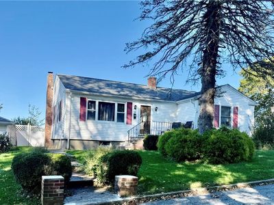 52 Grinnell Ave, Tiverton, RI, 02878