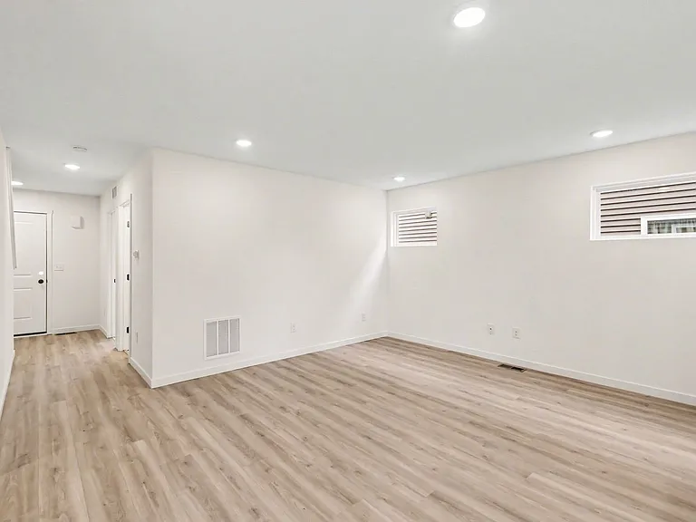 6126 Aurelius Rd — Photo 4