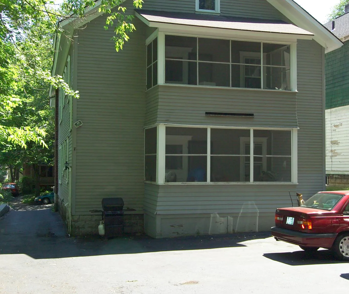 545 Clarendon St — Photo 3