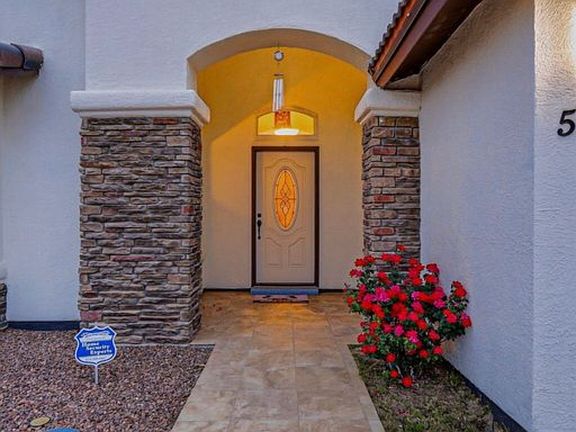 3rd image of 5601 Valley Maple Dr