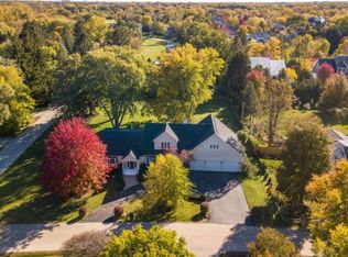 17391 Fairhill Rd, LIBERTYVILLE, IL 60048