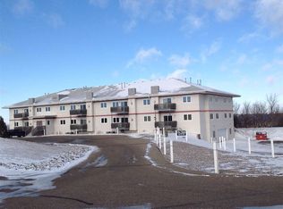 1520 16th St SW APT 106, Minot, ND 58701