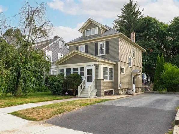 122 Highland Ave, Lowell, MA 01851