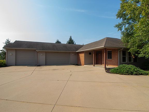 3rd image of 5138 Greenview Ct