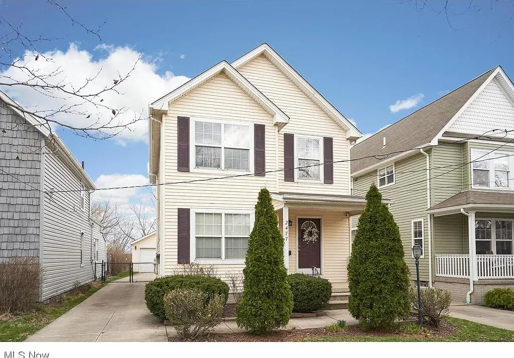 3 bed, 3.5 bath, 2044 sqft, $3,600 — Photo 2