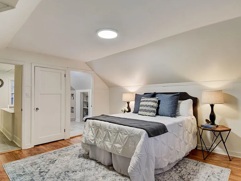 115 E Henry Clay St — Photo 18