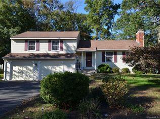 88 Round Hill Rd, Naugatuck, CT 06770