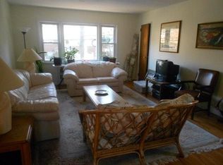 393 Oak St, Ridgefield, NJ 07657