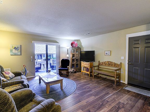 4th image of 14019 NE 20th Ave #D29