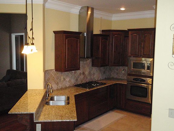 2nd image of 107 Arapahoe Dr