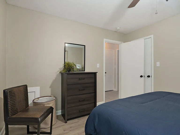 2129 S Jefferson Ave — Photo 16