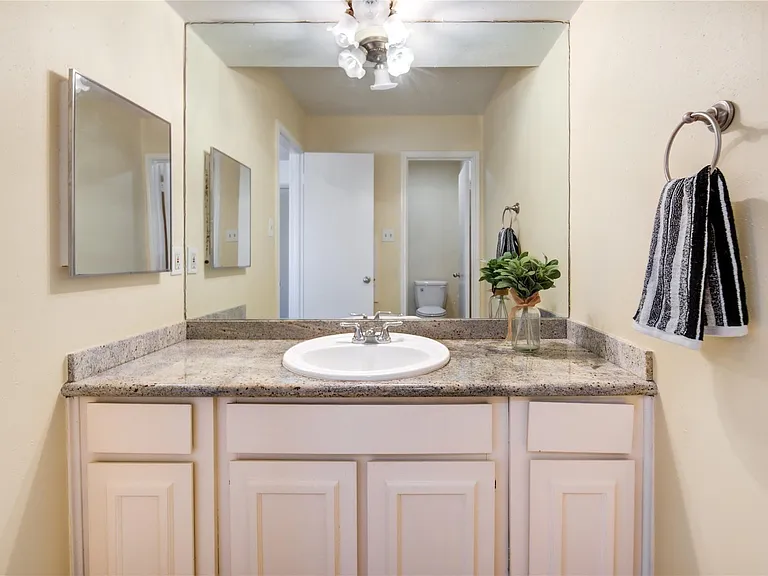14633 Perthshire Rd — Photo 28