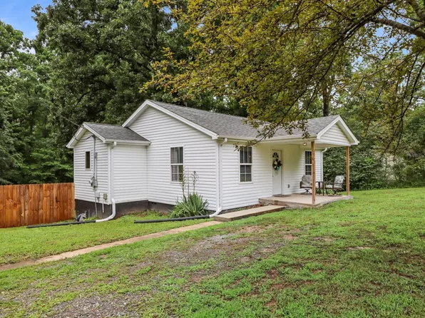 3743 Highway 100, Centerville, TN 37033