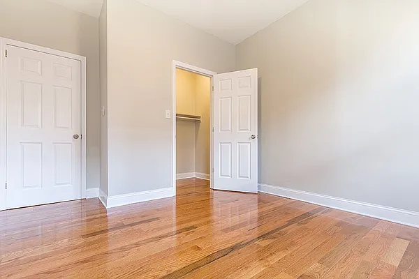 Rented by Dixon Advisory USA Inc. | media 24