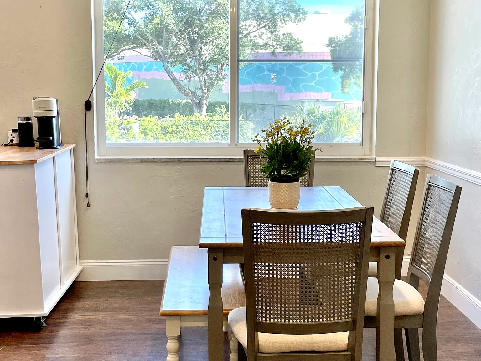 7510 Dickens Ave — Photo 4