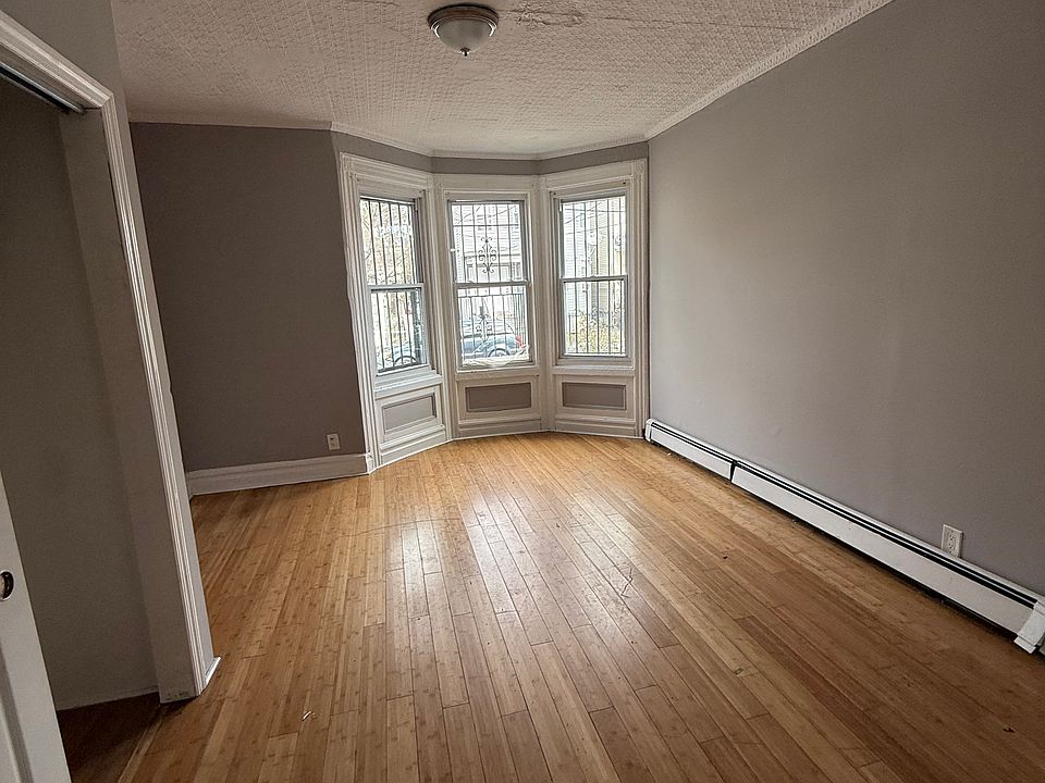 1st image of 58 Voorhees St Floor 1