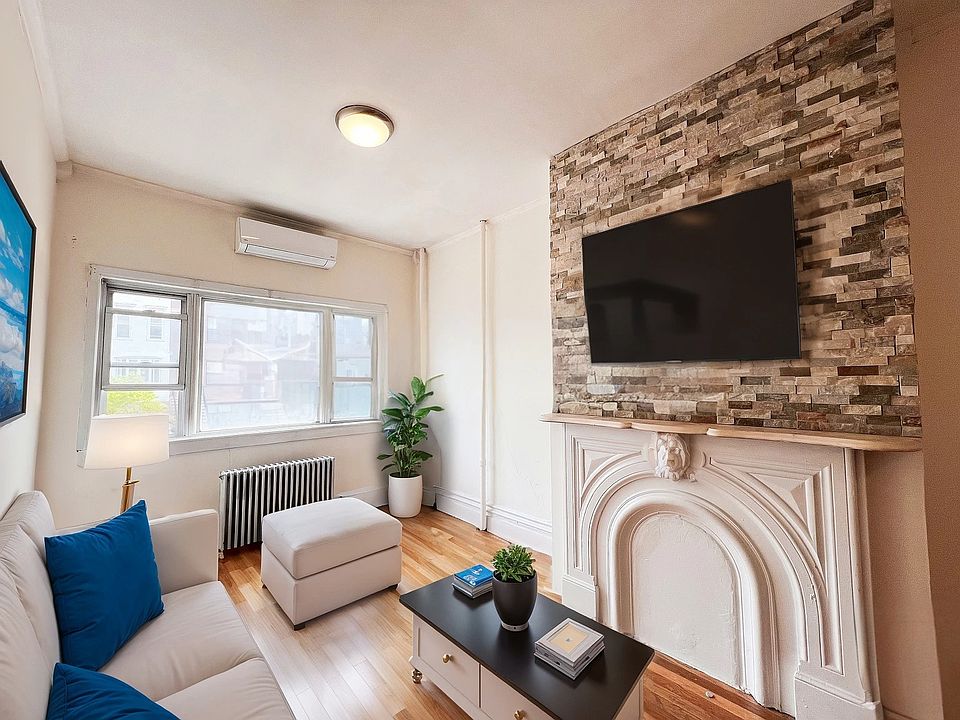 1st image of 1413 Pacific St Floor 2