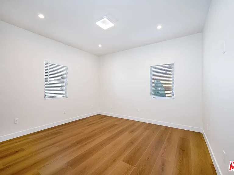 1450 S Holt Ave — Photo 11