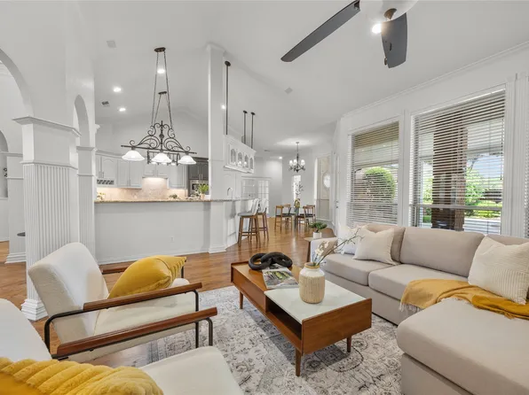 5809 N Ballantrae Dr, Colleyville, TX 76034