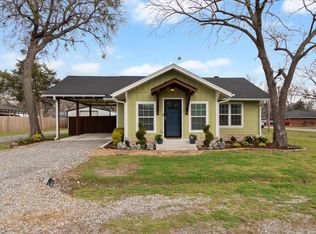 110 E Houston St, Leonard, TX 75452