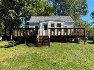 831 28th St, Bettendorf, IA 52722