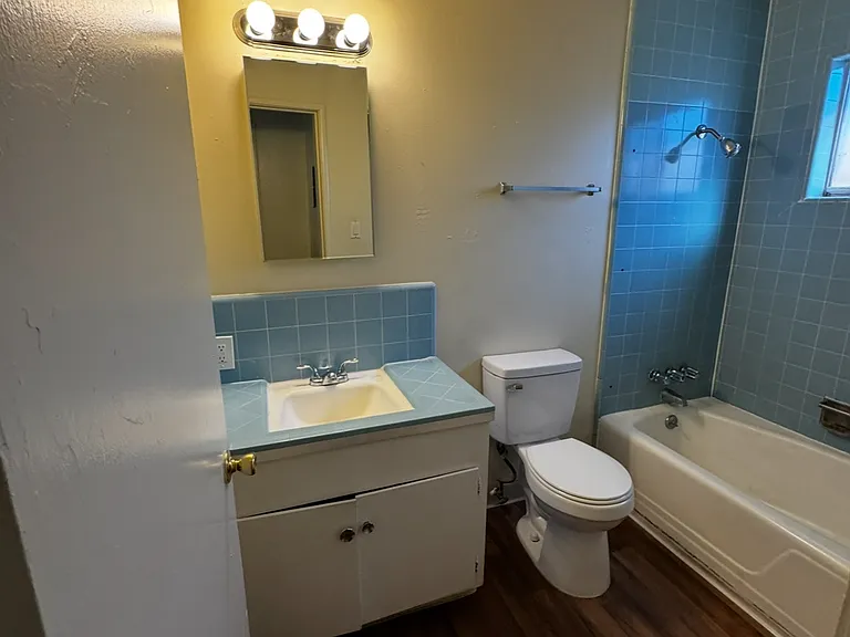1560 Telegraph Ave — Photo 12