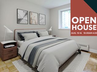 1285 Lakeshore Rd E, Mississauga, ON L5E 1G4