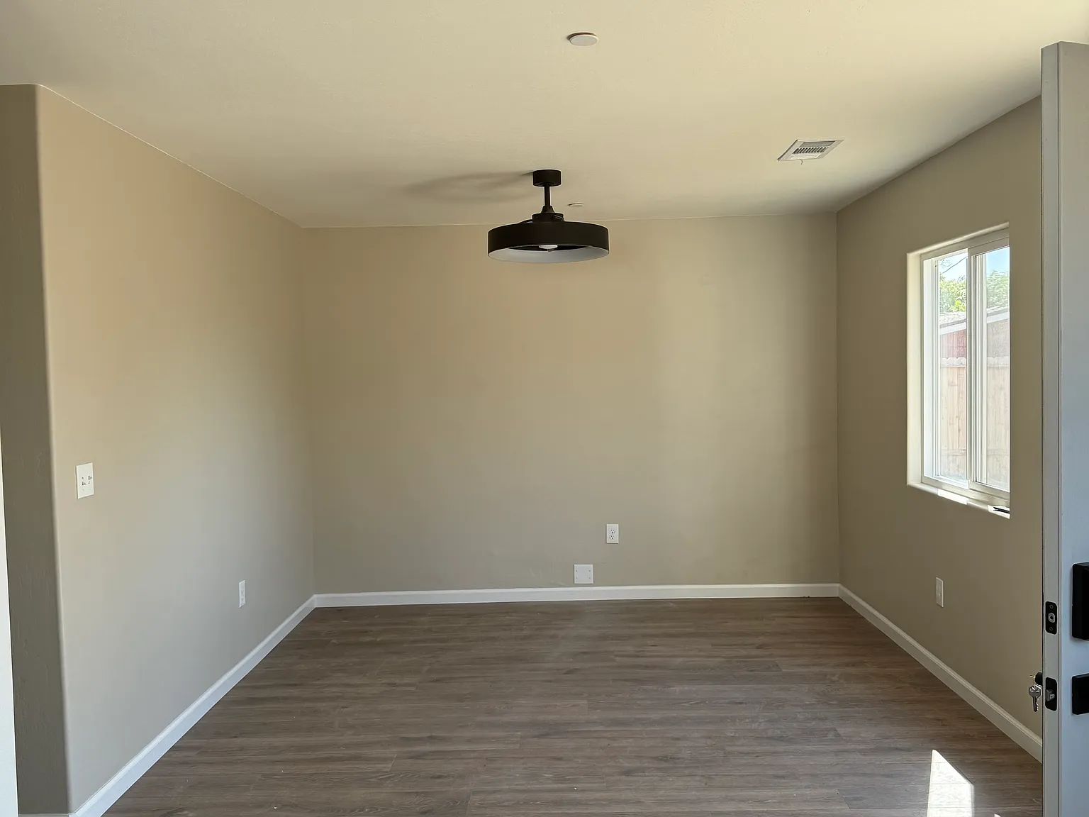 2 bed, 750 sqft, $1,550 — Photo 4