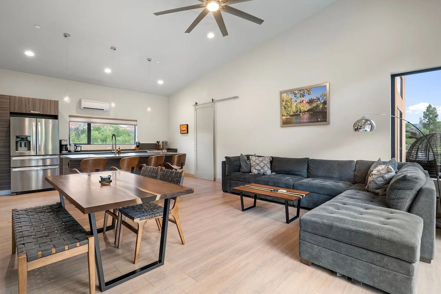 3 bed, 3.0 bath, 1496 sqft, $10,900 — Photo 1