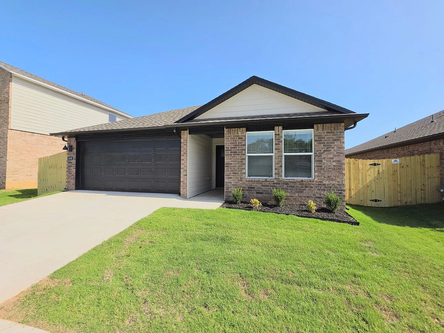 Newly built 4 Bedroom 3 Bath home in the Element! Available now! — Photo 2
