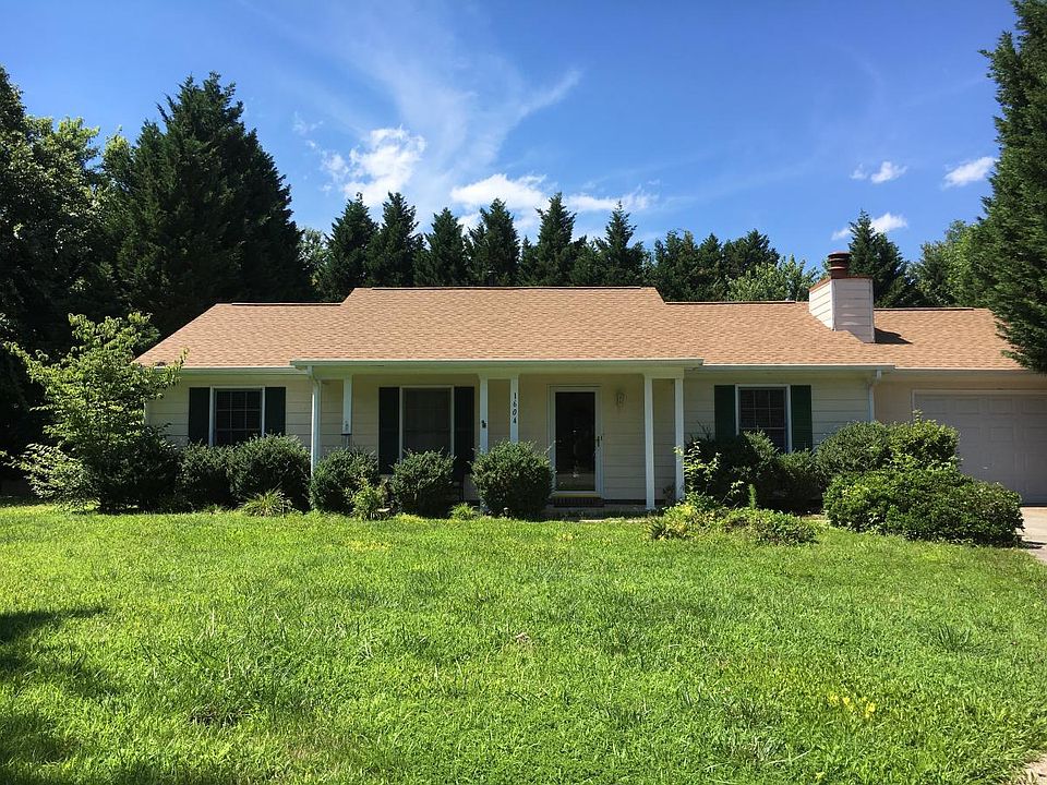 1st image of 1604 N Oaks Ct