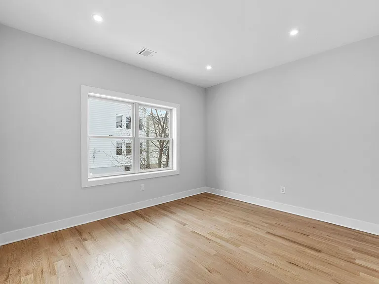 441 John St #2 — Photo 14