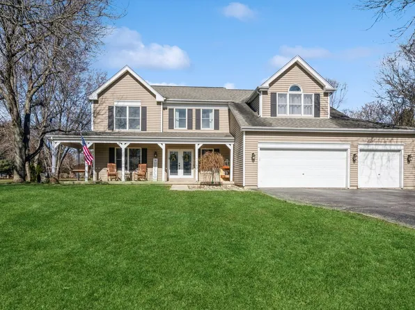 820 Acorn Dr, Dundee, IL 60118
