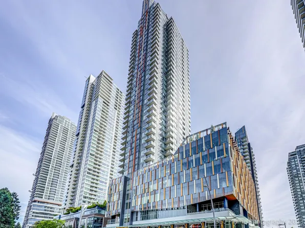 4458 Beresford St #707, Burnaby, BC V5H 0J1
