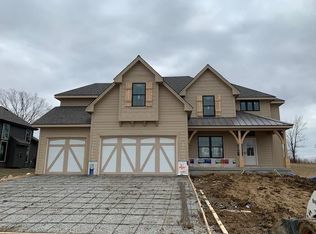 917 Foxglove Ln, Kearney, MO 64060