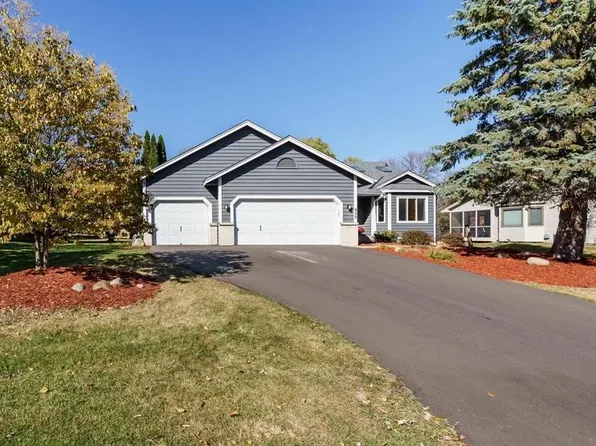 950 Lake Susan Dr, Chanhassen, MN 55317